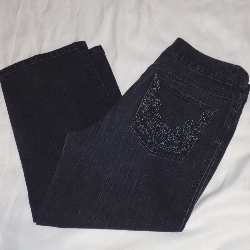 Chico's Platinum Maya M Crop Faded Black Capris Size 1 (US Size 8)